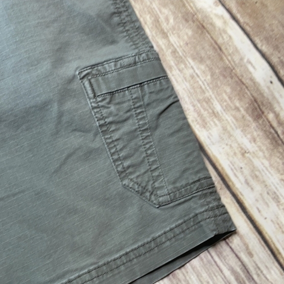 Eddie Bauer plus size Cargo Shorts - Picture 3 of 4